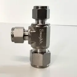SWAGELOK STAINLESS STEEL REDUCING TEE ~ 1/2