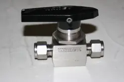3/8 TUBE 316SS 1-PIECE 40 SERIES BALL VALVE W/PANEL NUT WHITEY SWAGELOK SS-44S6