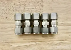 5 - SWAGELOK STAINLESS STEEL UNION FITTING, 3/8