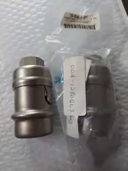 2 PC SWAGELOK SS-QTM8-B-8PF STAINLESS STEEL PTFE  QUICK CONNECT BODY 3/4