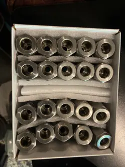 LOT OF 20 SWAGELOK SS-810-1-4, 1/2
