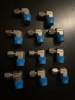 LOT OF 11 NEW SWAGELOK  1/4 TUBE X 3/8 NPT 90 ELBOW  FITTINGS SS-400-2-6