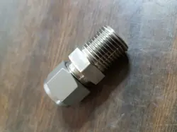 SWAGELOK SS-810-1-8 TUBE FITTING 1/2