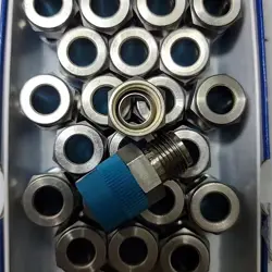 1PC SWAGELOK SS-600-1-6RT