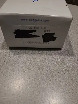 10 - SWAGELOK CONNECTOR FITTING, 1/4