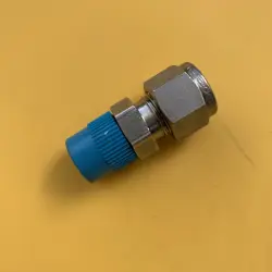 SWAGELOK SS-600-1-4 TUBE FITTING MALE CONNECTOR 3/8