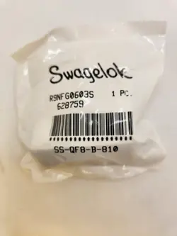 LOT OF 8 NEW NOS SWAGELOK SS-QF8-B-810 QUICK CONNECT STAINLESS STEEL