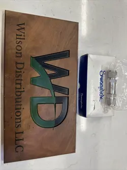 *NEW* SWAGELOK SS-8C1-1 POPPET CHECK VALVE 1/2