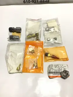 PARKER/SWAGELOK MISC FITTINGS AND CONNECTOR (LOT OF 12 MISC)
