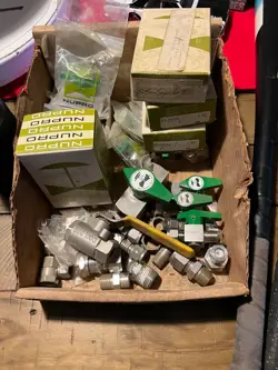 SWAGELOK/NUPRO STAINLESS VALVES