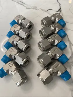 LOT-10PC SWAGELOK STAINLESS STEEL FITTING, 3/8