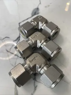 LOT-3PC SWAGELOK STAINLESS STEEL ELBOW FITTING,  1/2