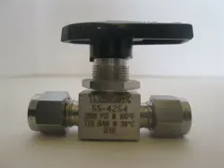 SWAGELOK, SS-42S4, BALL VALVE, USED