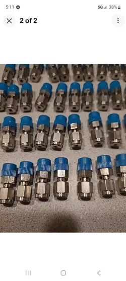 25. NEW SWAGELOK STAINLESS CONNECTOR FITTING,1/8