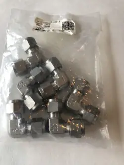 6- SWAGELOK 3/8OD X 3/8OD TUBE 90S NEW