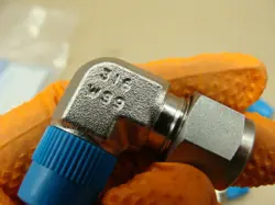 SWAGELOK MALE ELBOW