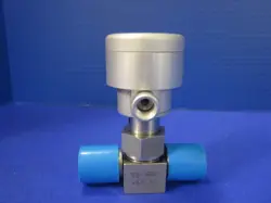 SWAGELOK BELLOWS SEALED VALVE SS-4BK-V51-1C, 1/4