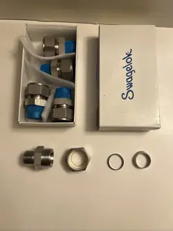 SWAGELOK STAINLESS STEEL CONNECTOR 1