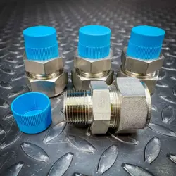4-PACK SWAGELOK STAINLESS STEEL CONNECTORS, SS-1610-1-16 - UNUSED
