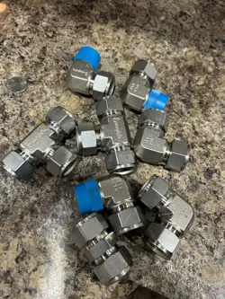 3/4 SWAGELOK LOT