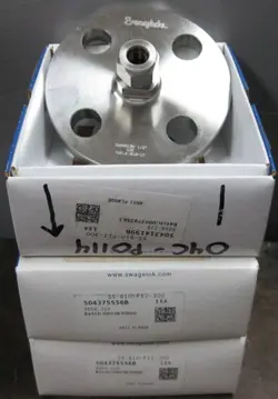 SWAGELOK SS-810-F12-300 STAINLESS ANSI FLANGE ADAPTER 1/2 IN TUBE NPS 3/4 300 X3