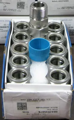 SWAGELOK SS-1210-1-12 STAINLES TUBE FITTING MALE CONNECTOR 3/4 TUBE OD X 3/4 NPT