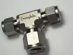 1- SWAGELOK STAINLESS STEEL REDUCING TEE UNION, 3/8