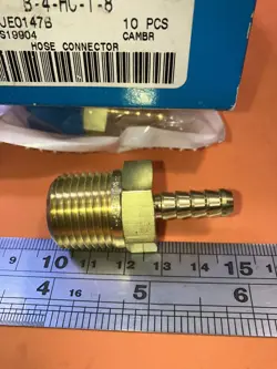 B-4-HC-1-8 SWAGELOK BRASS 1/4