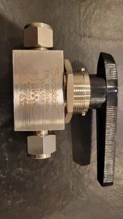 WHITEY/SWAGELOK SS-45S8 BALL VALVE 1/2