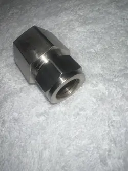 SWAGELOK FEMALE CONNECTOR