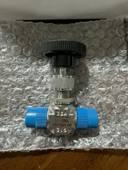 SWAGELOK INTEGRAL BONNET NEEDLE VALVE, 1/4 IN. MNPT, PART #: SS-1RM4