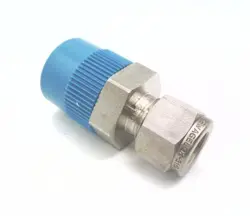 SWAGELOK SS-600-1-8 STAINLESS STEEL 3/8”TUBE X 1/2” NPT MALE FITTING
