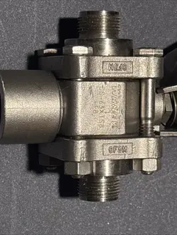 GENUINE SWAGELOK® SS-63XTS8 STAINLESS 3-WAY BALL VALVE