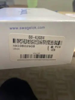 SWAGELOK MANUAL 1/4 TURN VALVE - SS-43GS4 - 1/4