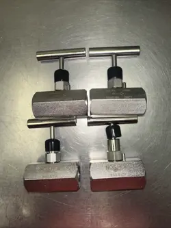 LOT OF 4 NO SHOCK 1/2 NEEDLE VALVES FXF 404-FFS SWAGELOK VALVES  *ALL NEW*