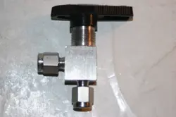 ANGLE VALVE 40