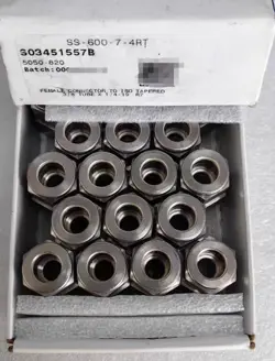 1PC SWAGELOK SS-600-7-4RT CARD PIPE JOINT
