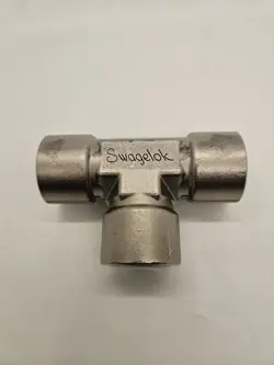 SWAGELOK EQUIVALENT TO SS-16-T STAINLESS PIPE FITTING, TEE, 1 IN. FEMALE NPT