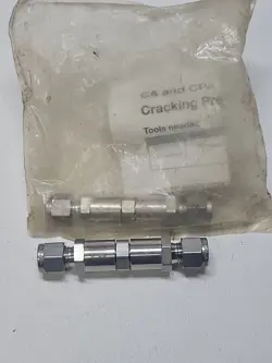 SWAGELOK  ADJUSTABLE INLINE RELIEF VALVE SS316 SS-4CA-150 NOS LOT OF 2