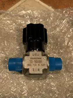 SWAGELOK SS-16DKM4 INTEGRAL BONNET NON-ROTATING STEM VALVE