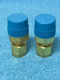 SWAGELOK ~ B-400-1-6  ~ ADAPTER,STRAIGHT,PIPE TO TUBE (LOT OF 2)