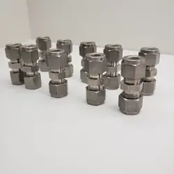 10  SWAGELOK STAINLESS STEEL UNION FITTING, 3/8