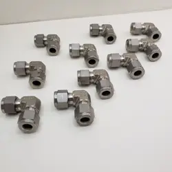 10 SWAGELOK STAINLESS STEEL ELBOW UNION FITTING, 3/8