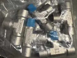 5- 1/4 SWAGELOK STAINLESS STEEL MNPT/FNPT TEE 1/4X1/4X1/4 ALL