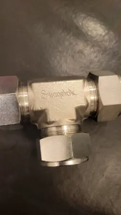 NEW SWAGELOK SS-1610-3, 1
