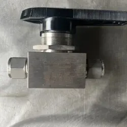 NEW SWAGELOK SS-45S8-K BALL VALVE 40 SERIES 2500 PSI 1/2