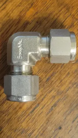 SWAGELOK STAINLESS STEEL ELBOW UNION FITTING, 3/8