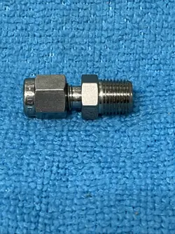 SWAGELOK SS-200-1-2