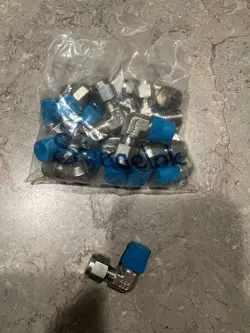 LOT OF 20: SWAGELOK 1/4
