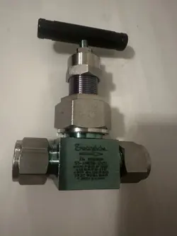 NEW SWAGELOK SS-6NBS8-12457